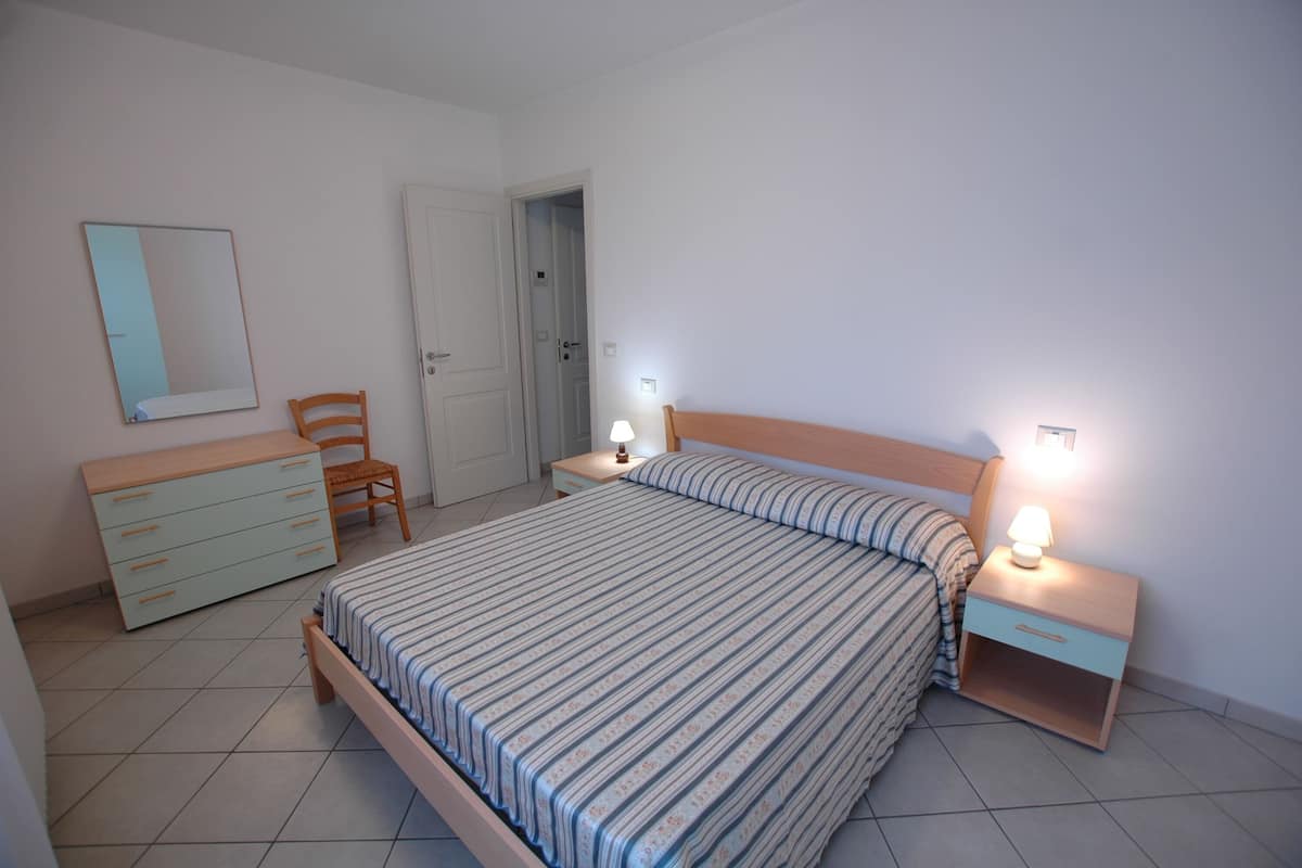 3 Schlafzimmer, Verdunkelungsvorhänge, Bügeleisen/Bügelbrett, Babybetten