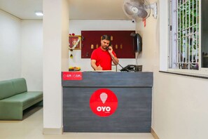 Reception - OYO 10678 Hotel Nandanvan (Pune)