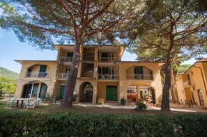 Front of property - Residence Golfo Della Lacona (Capoliveri)