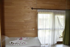 隔音、免费婴儿床、免费 WiFi