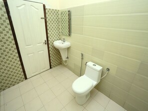 Double or Twin Room | Bathroom