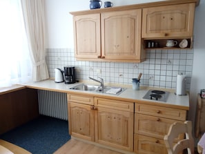 Studio, Kitchenette | Private kitchenette | Full-sized fridge, oven, stovetop, dishwasher - Gästehaus Kamml (Inzell)