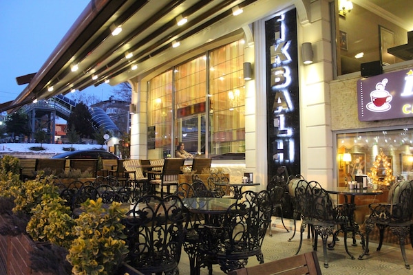 Se sirven desayunos, almuerzos, cenas y cocina internacional