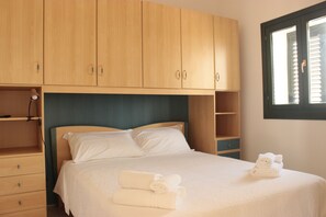 Quarto quádruplo | Frigobar, cofres nos quartos, escrivaninha, berços grátis