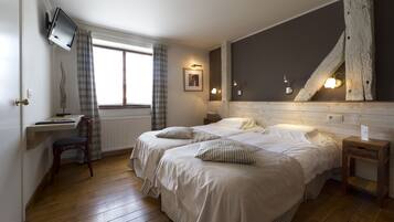 In-room safe, individually decorated, individually furnished, desk