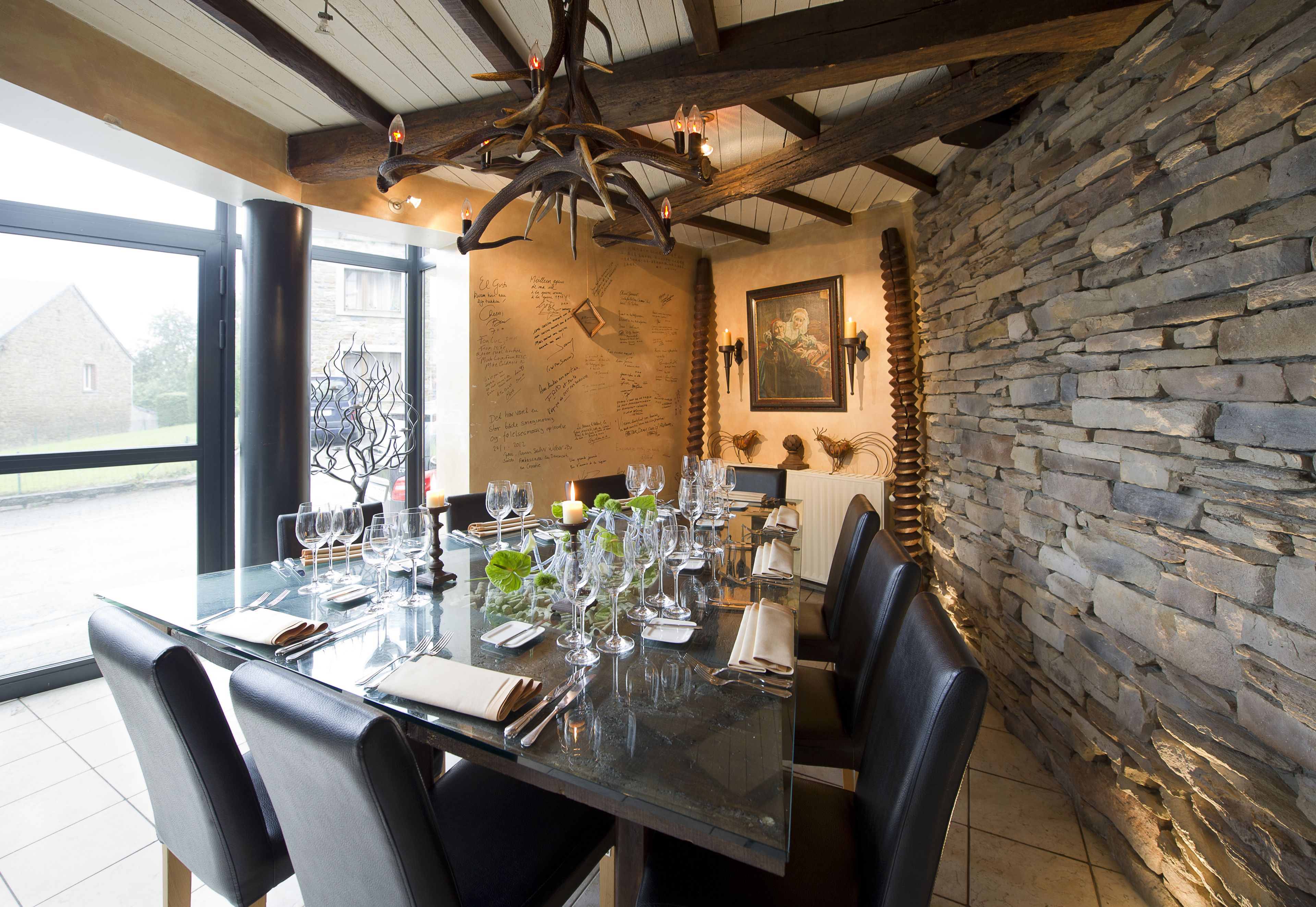 Breakfast, lunch and dinner served