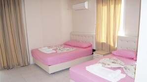 Family Room | Minibar, in-room safe, free WiFi - Delfin Otel (Erdemli)