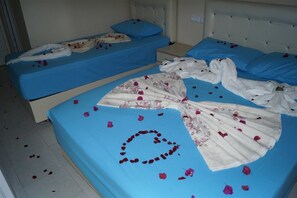 Minibar, in-room safe, free WiFi