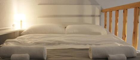 Iron/ironing board, free WiFi