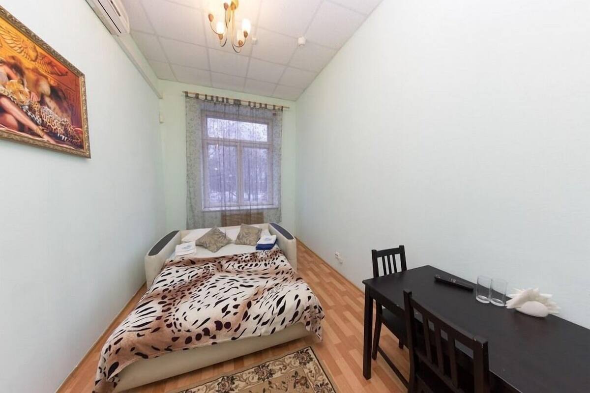 Economy Room, 1 Double Bed, Shared Bathroom | 1 bedroom, desk, iron/ironing board, free WiFi
