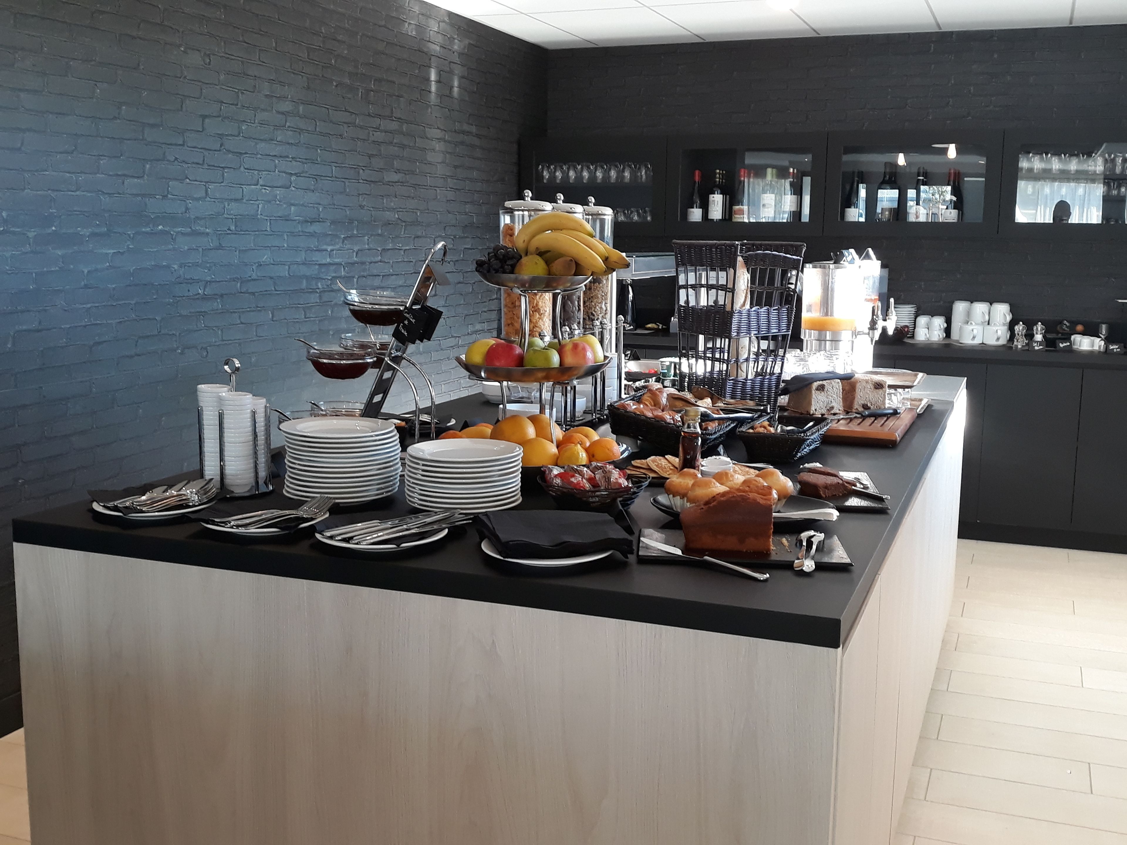 daily buffet breakfast (eur 20 per person)