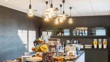 Daily buffet breakfast for a fee