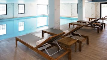 Sauna seca, banheira de hidromassagem, sauna a vapor