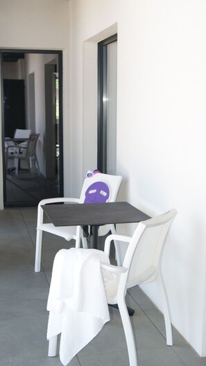 Privilege, Suite, Balcony | Pillowtop beds, minibar, in-room safe, blackout drapes