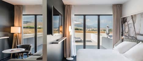 Pillowtop beds, minibar, in-room safe, blackout drapes