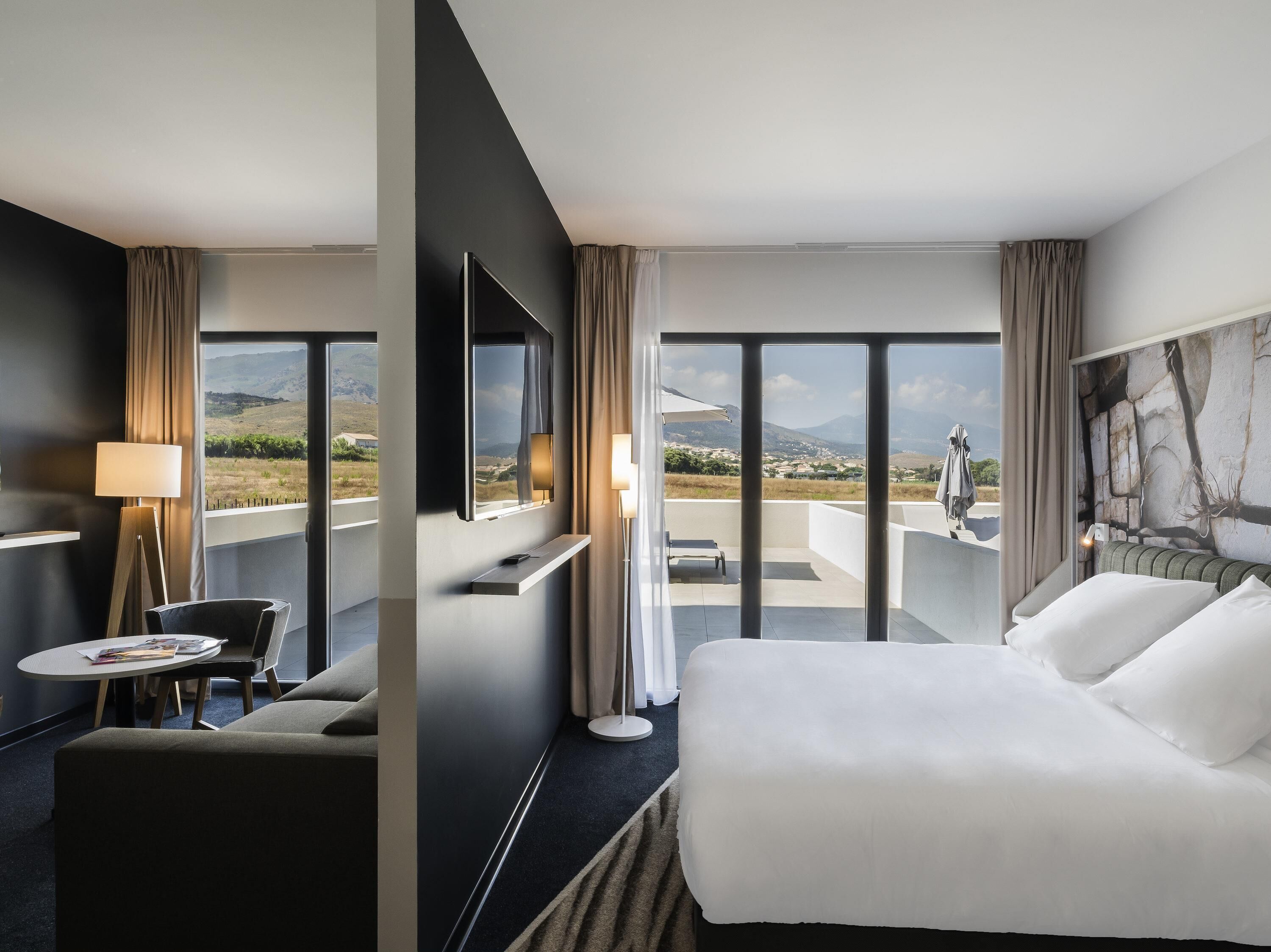 Matalassos amb encoixinament addicional i minibar 