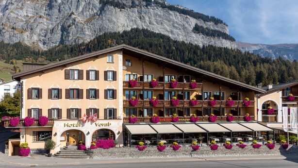 Sun deck - Hotel Vorab - Family business with heart (Flims)