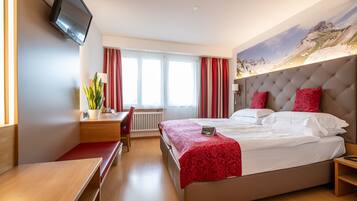 Standard Double Room, 1 Double Bed | 1 bedroom, hypo-allergenic bedding, in-room safe, desk