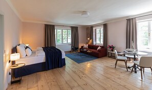 Deluxe Suite | Egyptian cotton sheets, premium bedding, memory foam beds, minibar - Boutique Hotel Zum Oberjäger (Lackenbach)