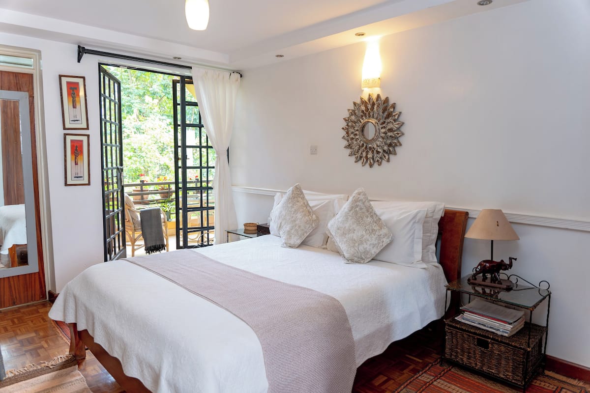 Egyptian cotton sheets, premium bedding, down duvets, pillow-top beds
