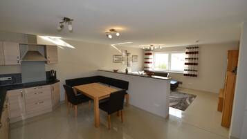 Luxury Apartment, 1 Bedroom, Kitchen | Private kitchen | Fridge, microwave, coffee/tea maker