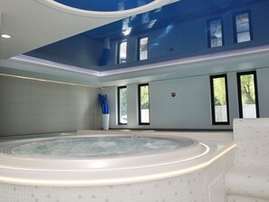 Bain à remous intérieur