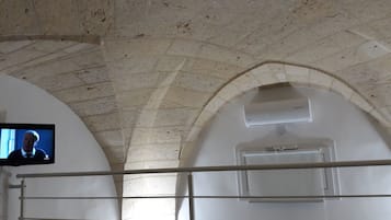 Camera doppia, angolo cottura | Biancheria da letto di alta qualità, una scrivania, ferro/asse da stiro