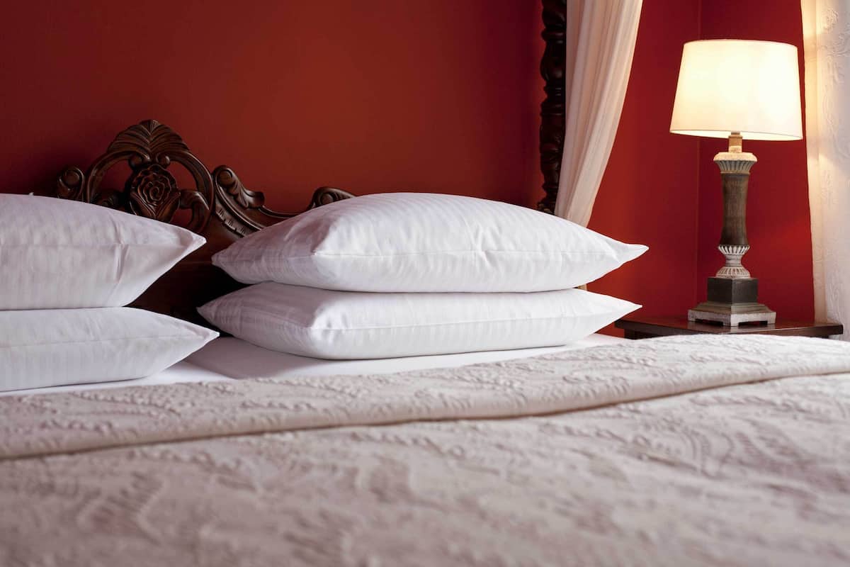 comfort double room (gutszimmer) | 1 bedroom, individually decorated, individually furnished, desk