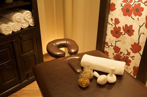 Sauna, Maniküre und Pediküre