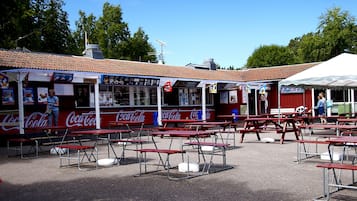 Spécialités Cuisine locale et internationale