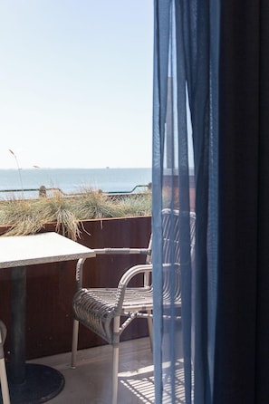 Tweepersoonskamer + zeezicht + terras + rolstoelvriendelijk | Terraço/pátio
