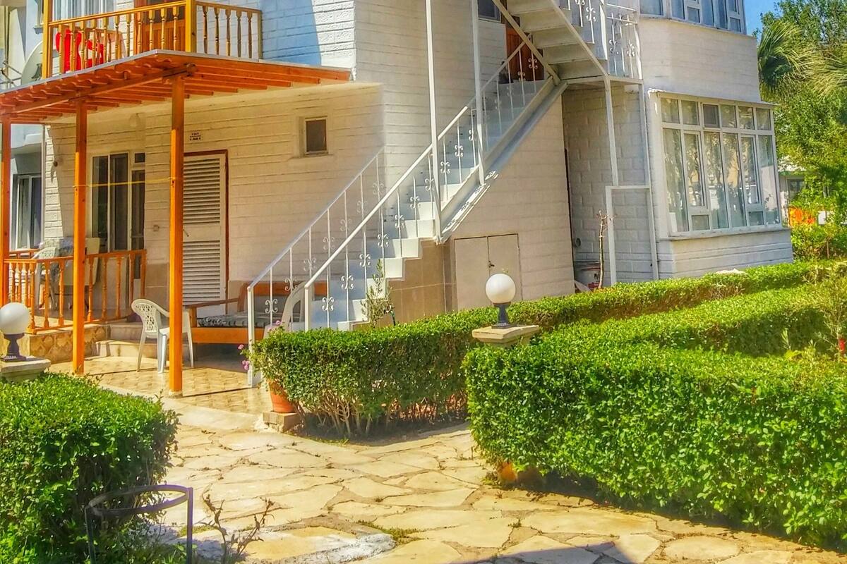Duplex | Frigobar, escrivaninha, camas extras/dobráveis (sobretaxa)