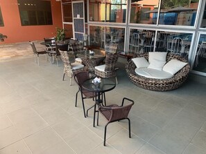 Outdoor dining - pousada sal e mar (ipojuca)