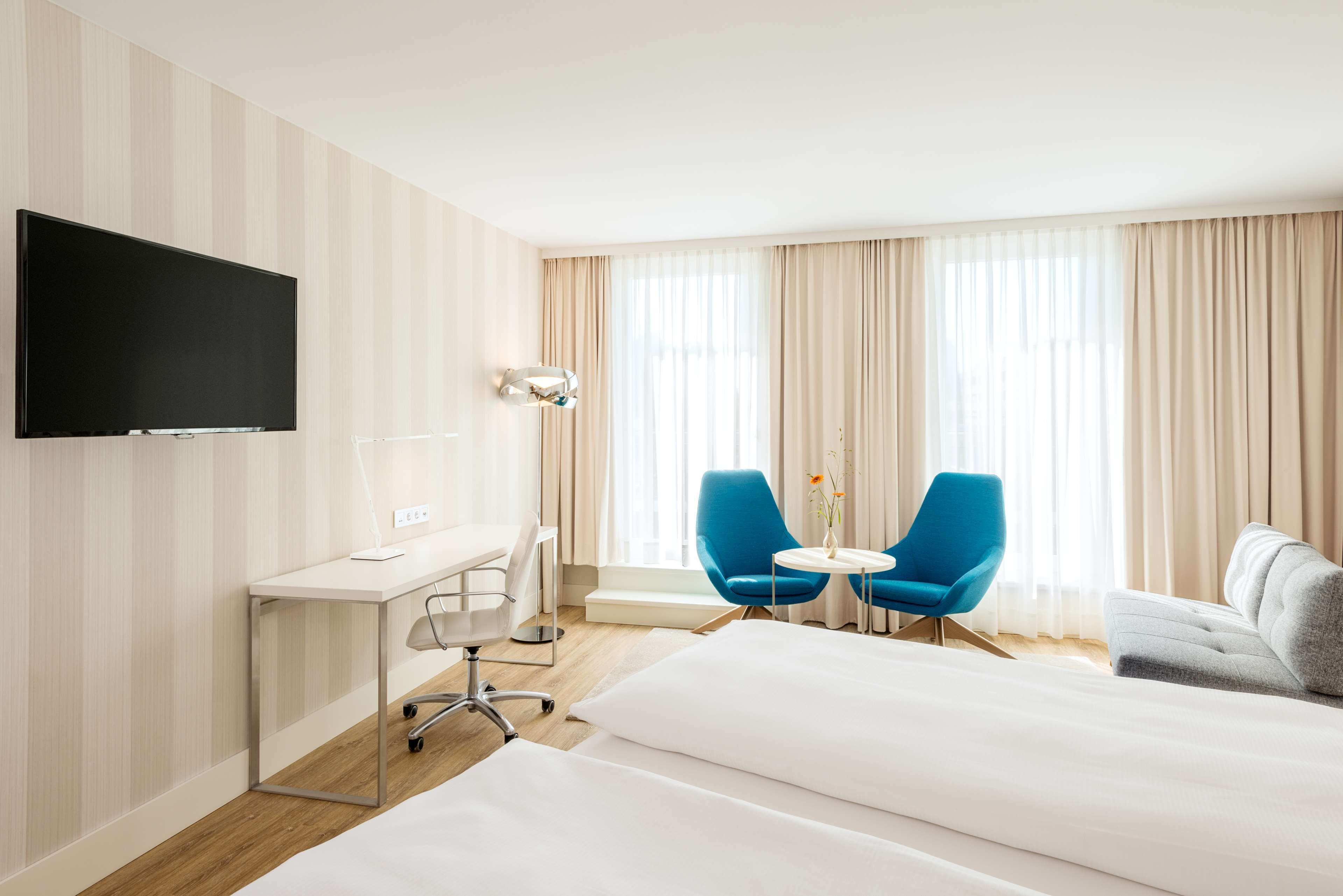 junior suite | 1 bedroom, minibar, in-room safe, desk