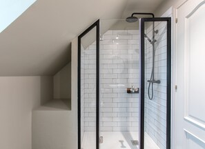 Regadera en el baño