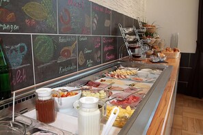 Desayuno típico de la región gratuito y diario