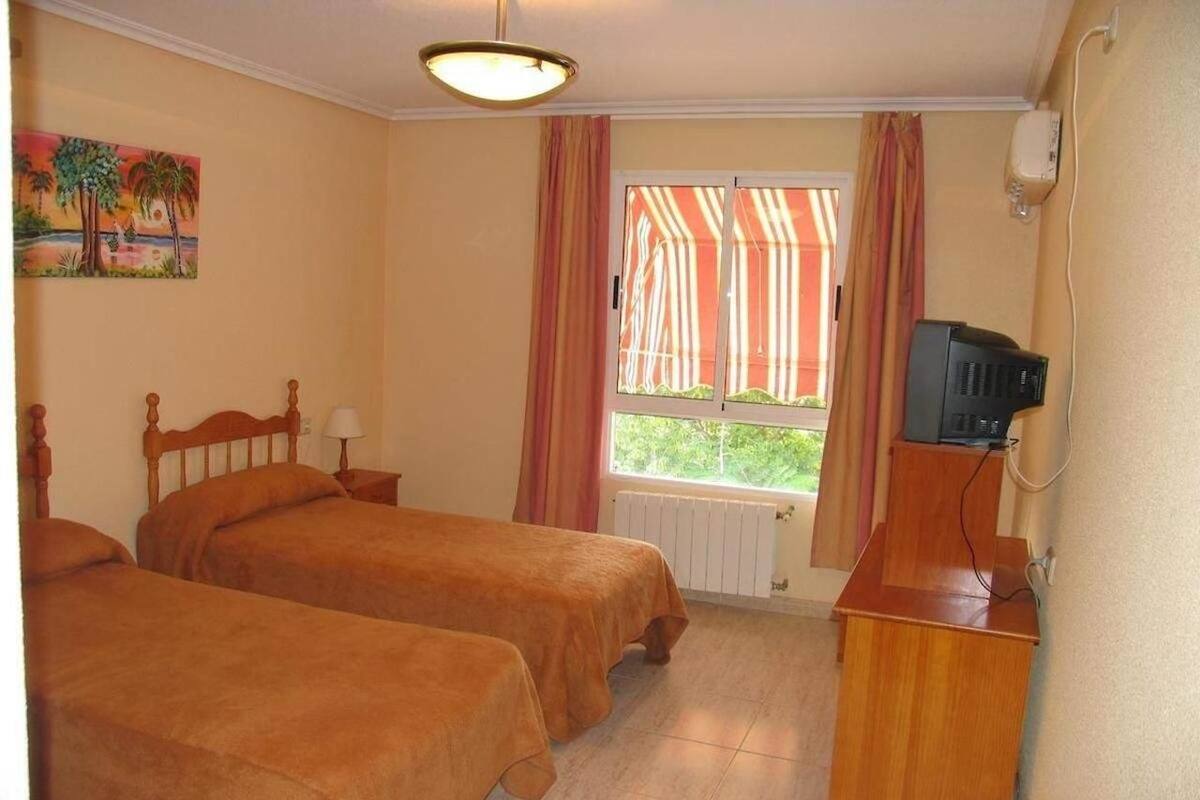 Habitación con 2 camas individuales | Minibar, escritorio, espacio para trabajar con un portátil