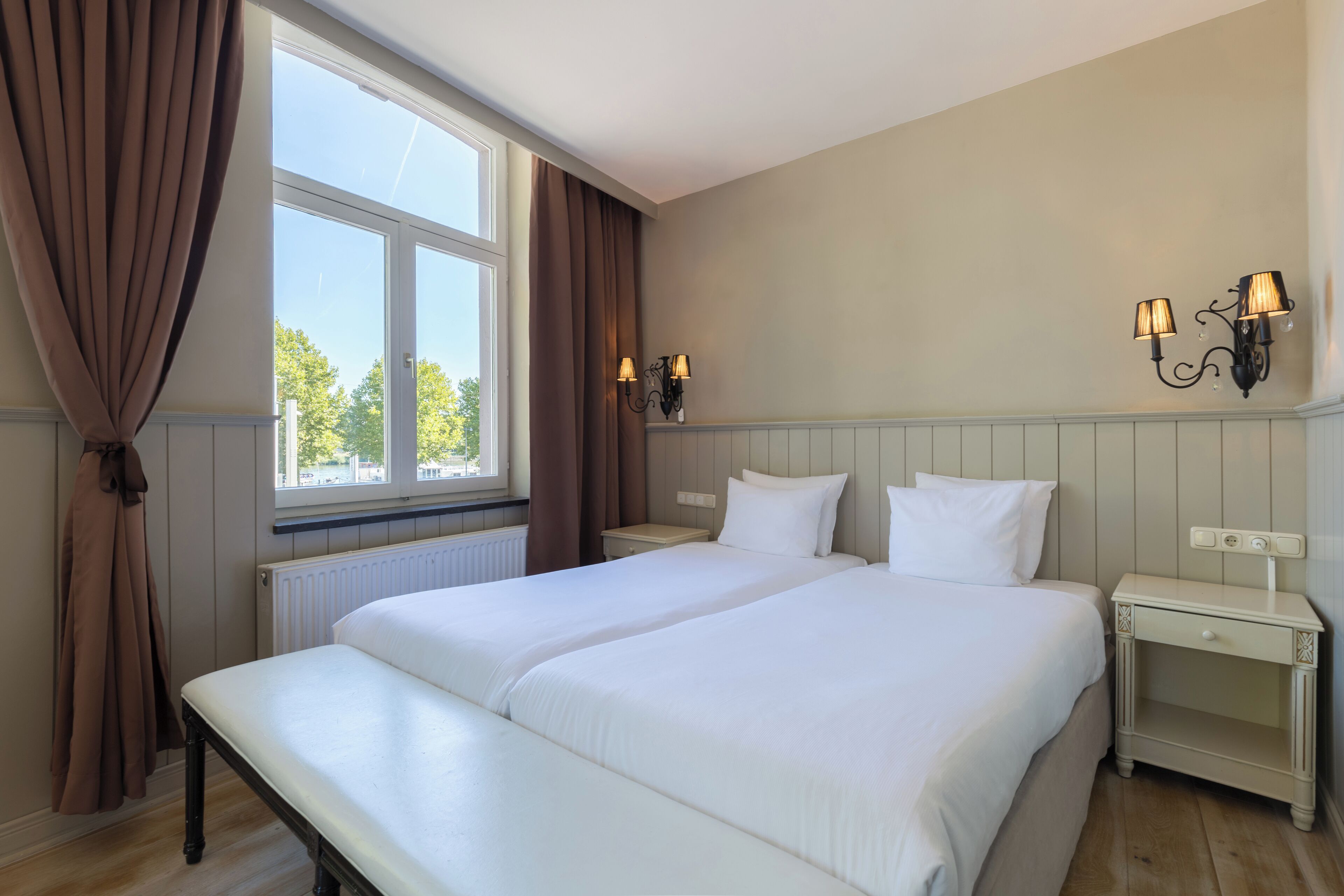 deluxe double room | 1 bedroom, premium bedding, in-room safe, blackout curtains