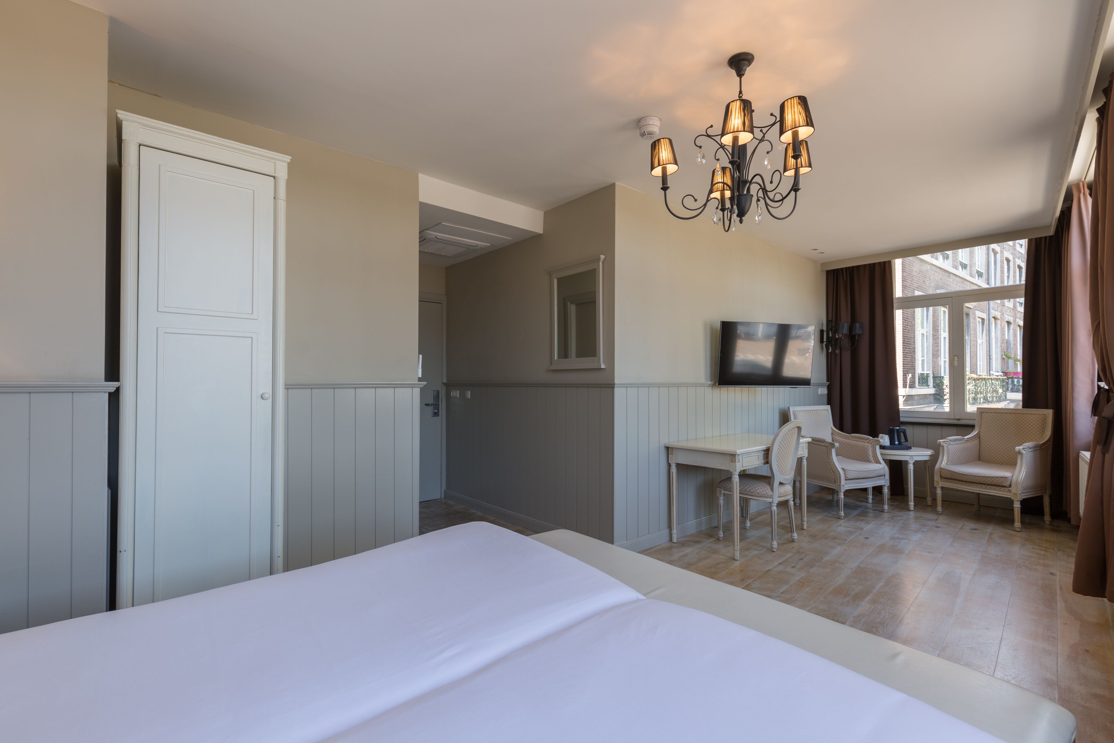 deluxe double room | 1 bedroom, premium bedding, in-room safe, blackout curtains