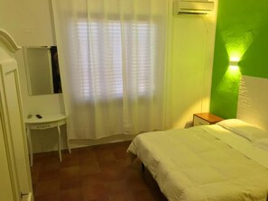 Desk, iron/ironing board, free WiFi, bed sheets