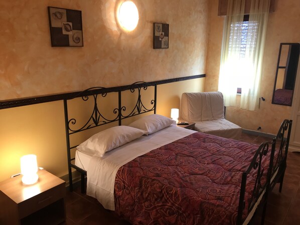 Desk, iron/ironing board, free WiFi, bed sheets