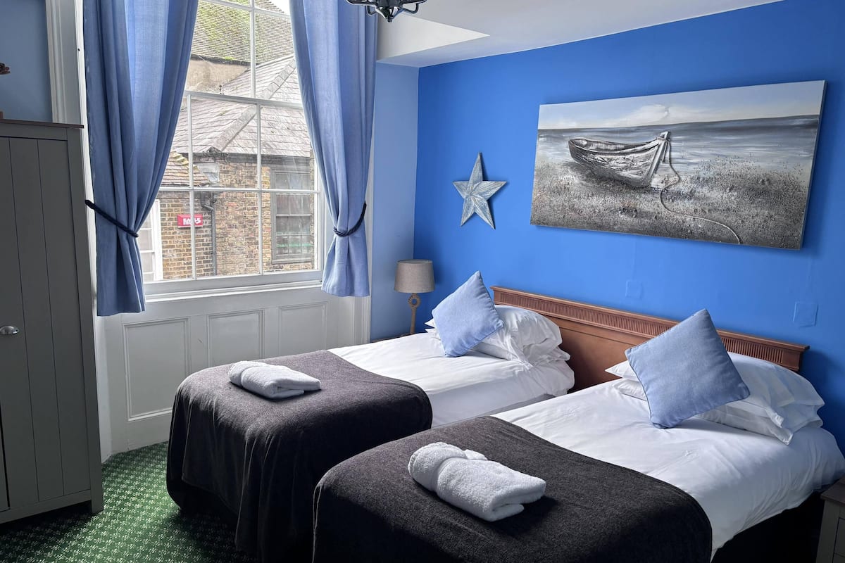 Deluxe Twin kamer | Individueel gedecoreerd, individueel gemeubileerd