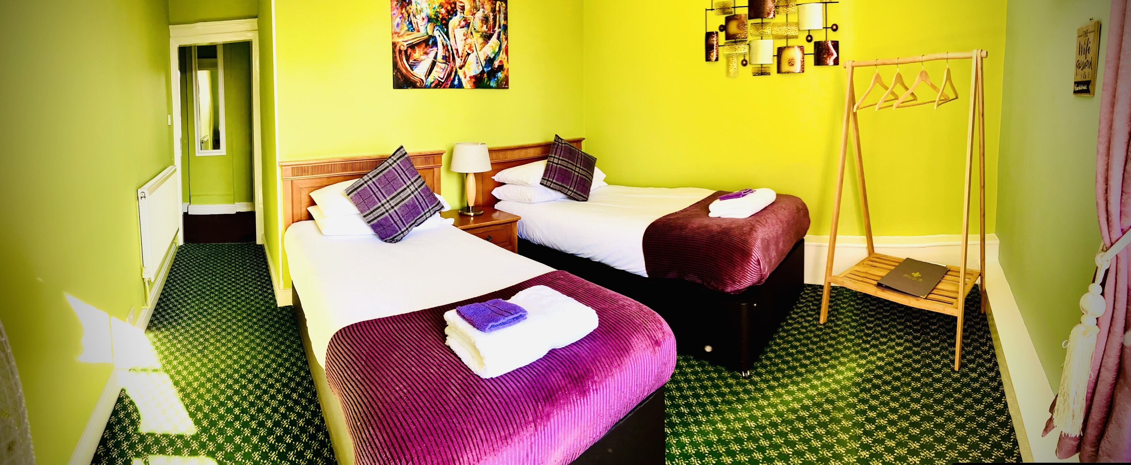 1 bedroom, individually decorated, individually furnished