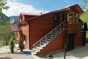 Front of property - Yüce Apart Pansiyon (Çaykara)