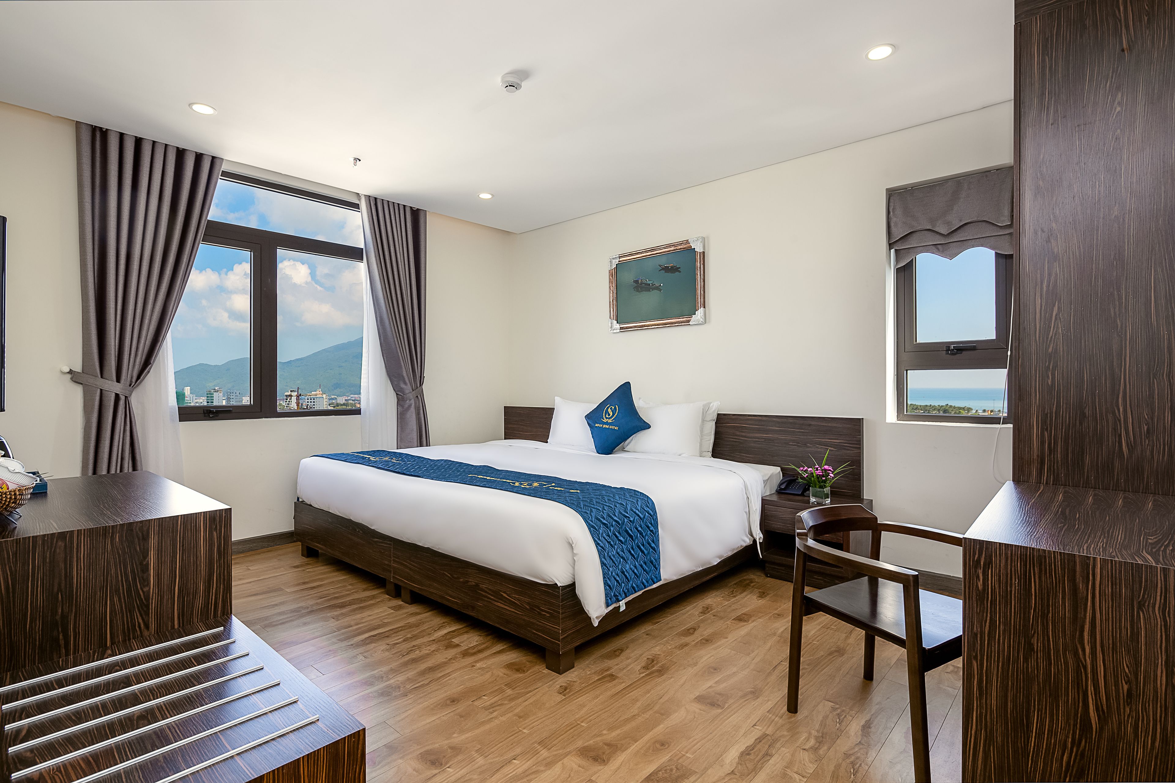 迷你吧、房內夾萬、書桌、隔音