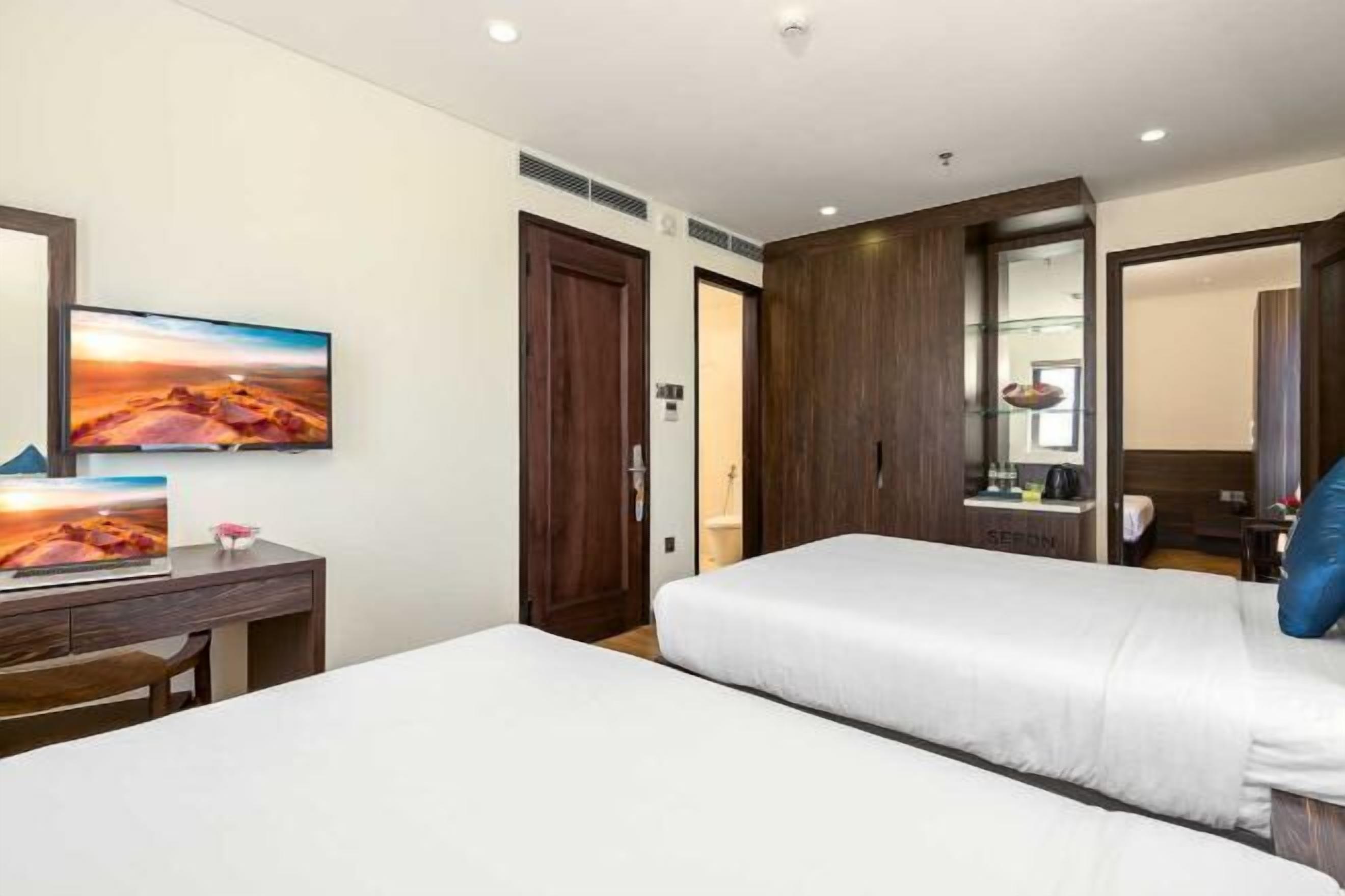 Minibar, coffres-forts dans les chambres, bureau, chambres insonorisées