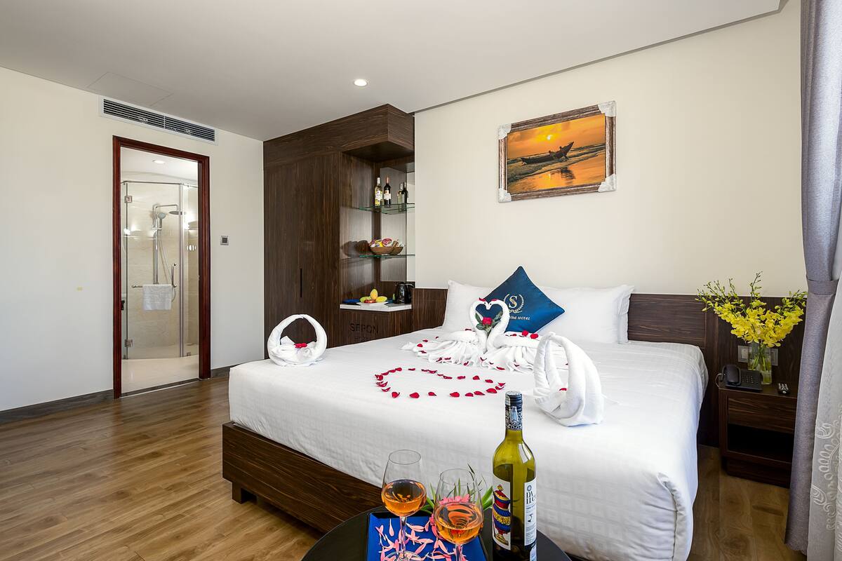 Minibar, in-room safe, desk, soundproofing