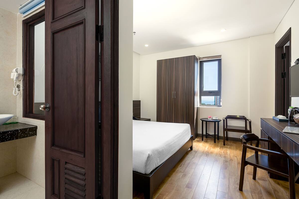Minibar, in-room safe, desk, soundproofing