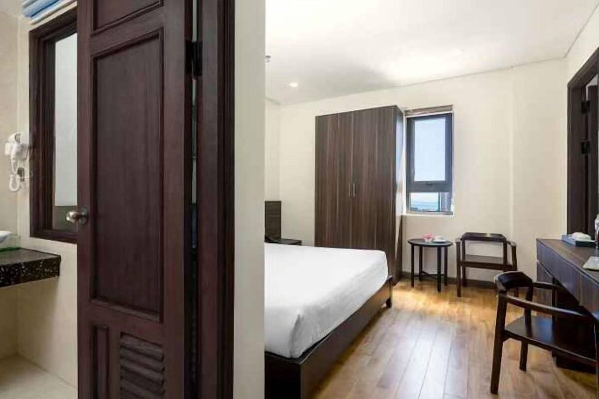 Minibar, in-room safe, desk, soundproofing