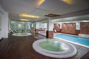 Indoor spa tub - El Tennis Pinamar Resort (Pinamar)
